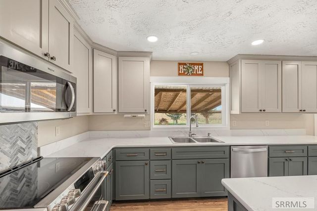 9898 N 35th W, Idaho Falls, ID 83402