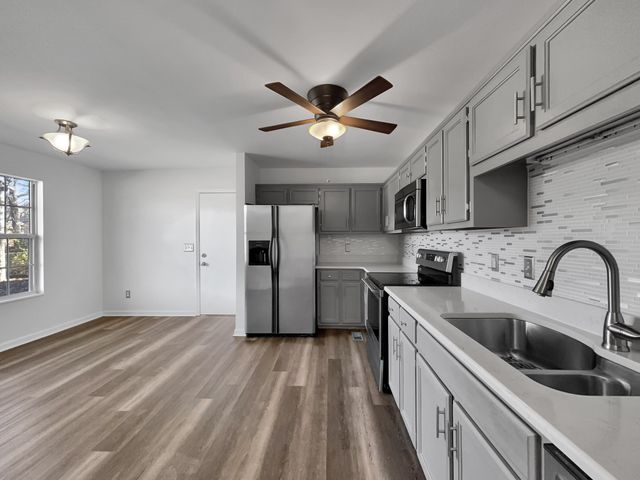 805 Carlisle Ct, N, Nashville, TN 37214