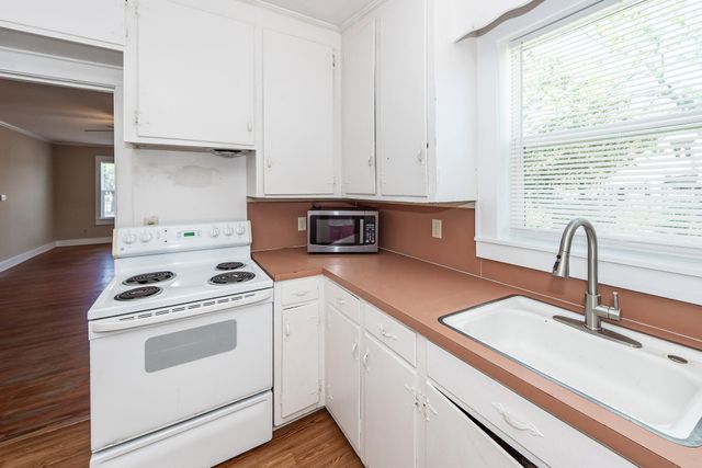 89 Folly Road Boulevard A, Charleston, SC 29407