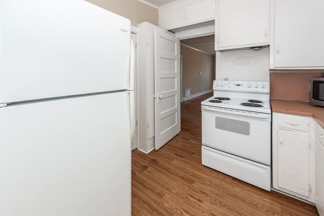 89 Folly Road Boulevard A, Charleston, SC 29407