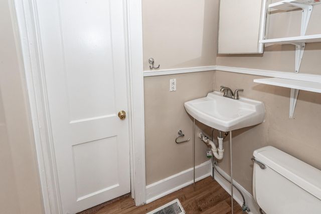 89 Folly Road Boulevard A, Charleston, SC 29407