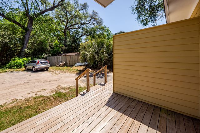89 Folly Road Boulevard A, Charleston, SC 29407