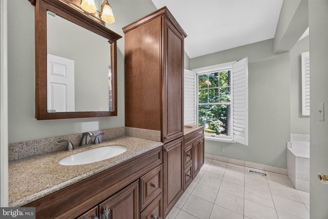 12 WESLEY WOODS CT, Kingsville, MD 21087