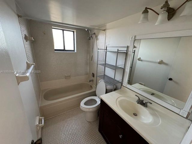 8625 NW 8th St 407, Miami, FL 33126