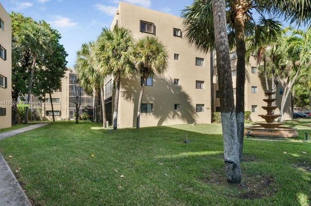 8625 NW 8th St 407, Miami, FL 33126