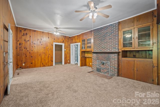 1517 E NC 10 Highway, Newton, NC 28658