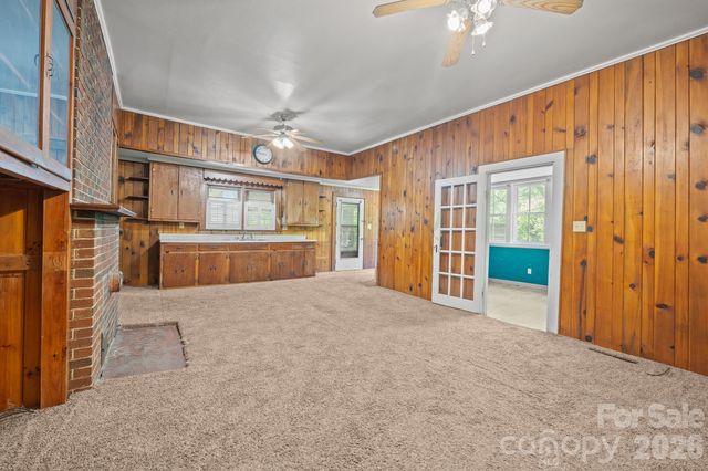 1517 E NC 10 Highway, Newton, NC 28658