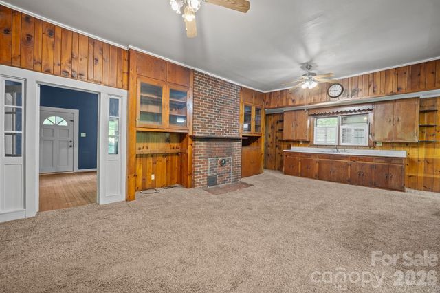 1517 E NC 10 Highway, Newton, NC 28658