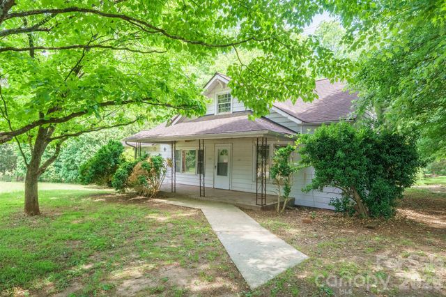 1517 E NC 10 Highway, Newton, NC 28658
