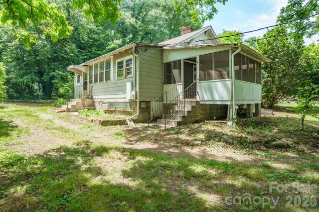1517 E NC 10 Highway, Newton, NC 28658
