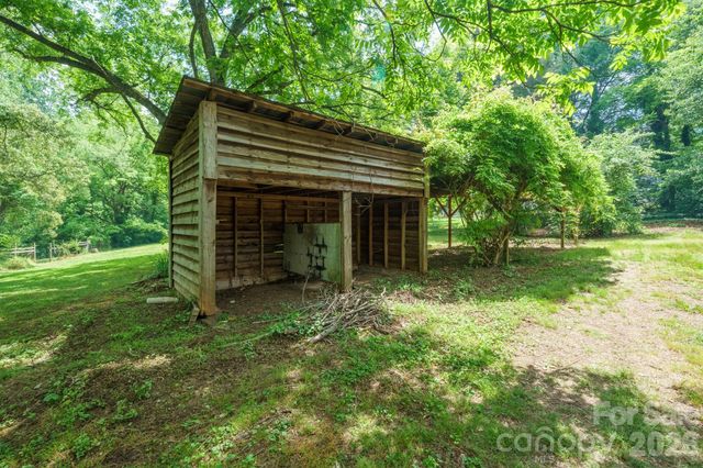 1517 E NC 10 Highway, Newton, NC 28658