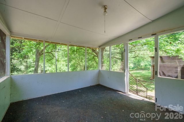 1517 E NC 10 Highway, Newton, NC 28658