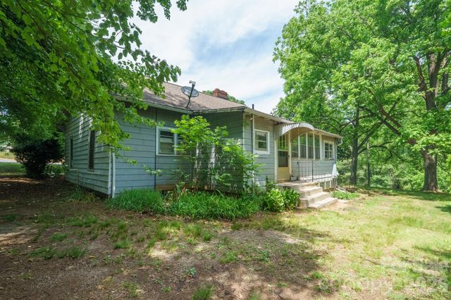 1517 E NC 10 Highway, Newton, NC 28658