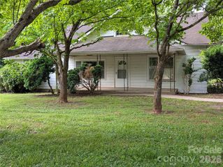 1517 E NC 10 Highway, Newton, NC 28658