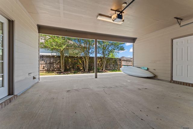 9099 Lake Mist Drive, Baton Rouge, LA 70810