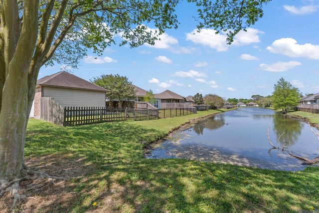 9099 Lake Mist Drive, Baton Rouge, LA 70810