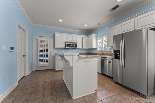 9099 Lake Mist Drive, Baton Rouge, LA 70810