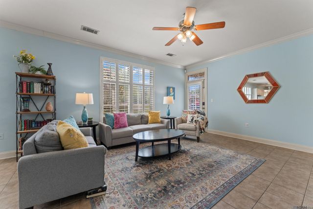 9099 Lake Mist Drive, Baton Rouge, LA 70810