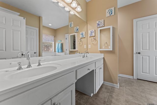 9099 Lake Mist Drive, Baton Rouge, LA 70810