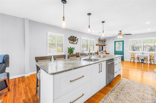 201 35TH AVENUE NE, St Petersburg, FL 33704