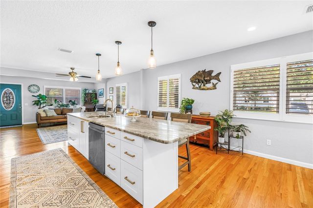 201 35TH AVENUE NE, St Petersburg, FL 33704