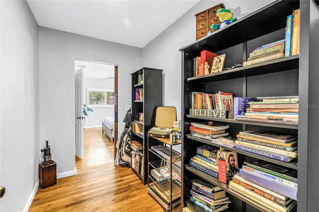 201 35TH AVENUE NE, St Petersburg, FL 33704