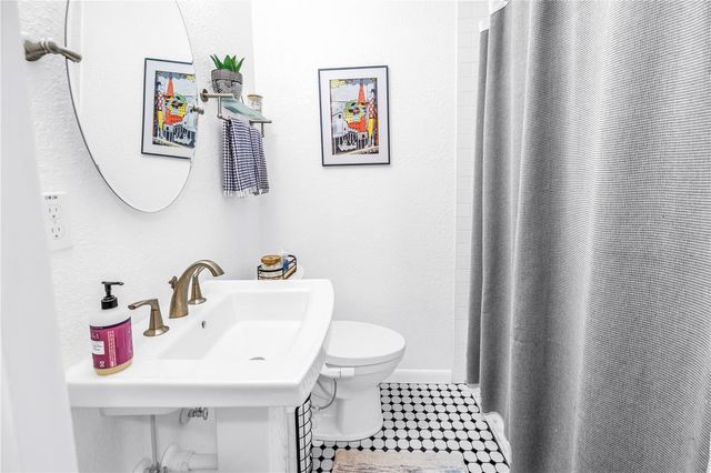 201 35TH AVENUE NE, St Petersburg, FL 33704