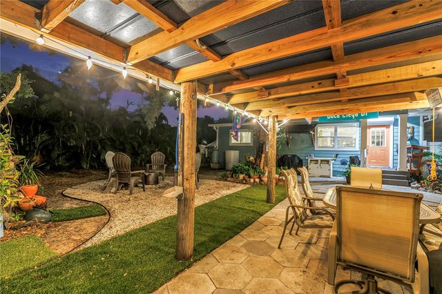 201 35TH AVENUE NE, St Petersburg, FL 33704