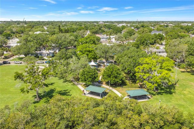 201 35TH AVENUE NE, St Petersburg, FL 33704