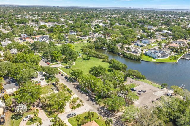 201 35TH AVENUE NE, St Petersburg, FL 33704