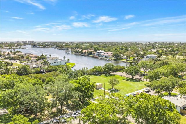 201 35TH AVENUE NE, St Petersburg, FL 33704