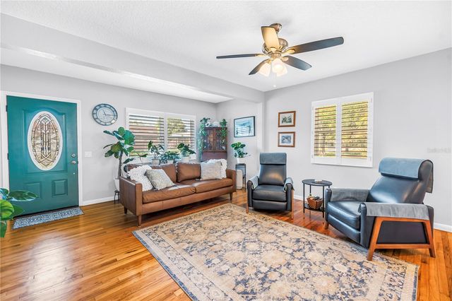 201 35TH AVENUE NE, St Petersburg, FL 33704