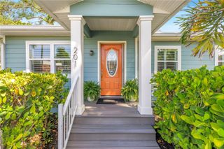 201 35TH AVENUE NE, St Petersburg, FL 33704