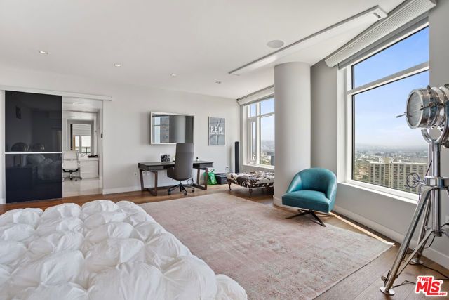 1 W Century Drive 23B, Los Angeles, CA 90067