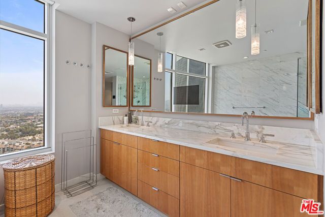 1 W Century Drive 23B, Los Angeles, CA 90067