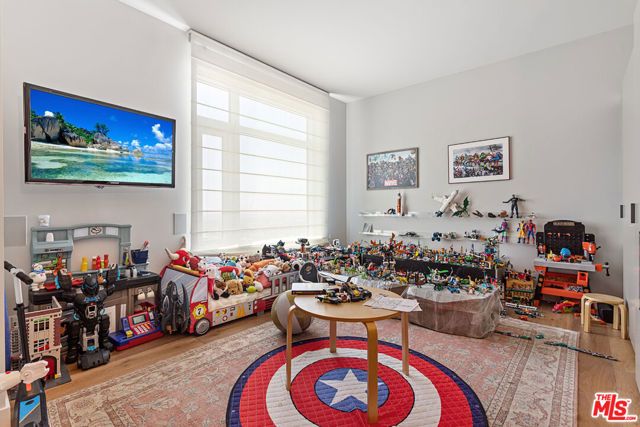 1 W Century Drive 23B, Los Angeles, CA 90067