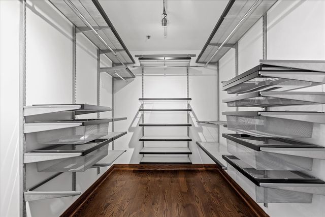 250 E Pearson Street 1601a, Chicago, IL 60611