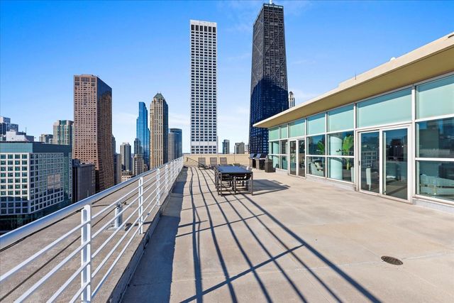 250 E Pearson Street 1601a, Chicago, IL 60611