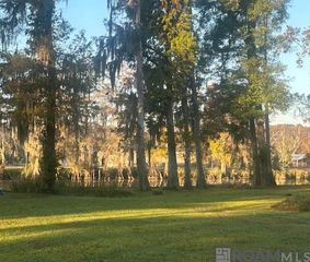 14299 Old River Rd, Maurepas, LA 70449