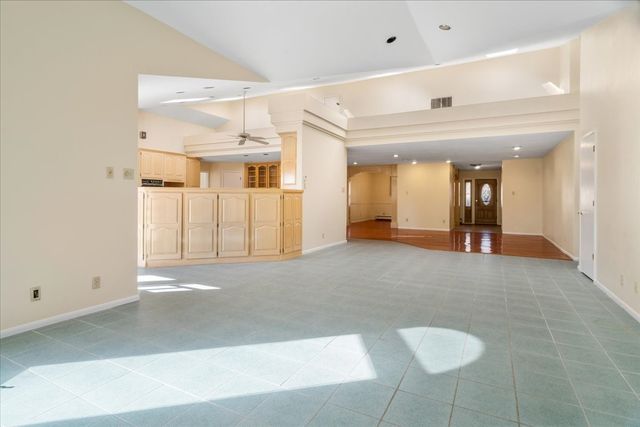 206 Rover, White Rock, NM 87547