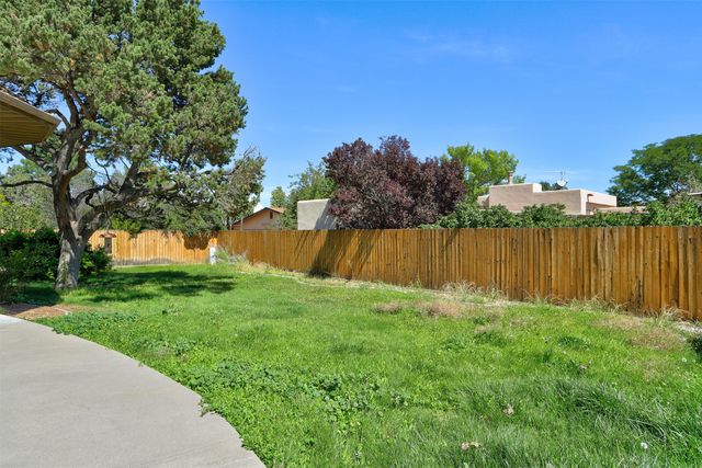 206 Rover, White Rock, NM 87547