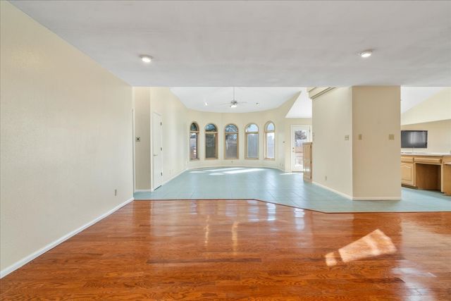 206 Rover, White Rock, NM 87547