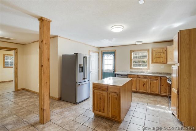 136 Pine Street, Mead, OK 73449