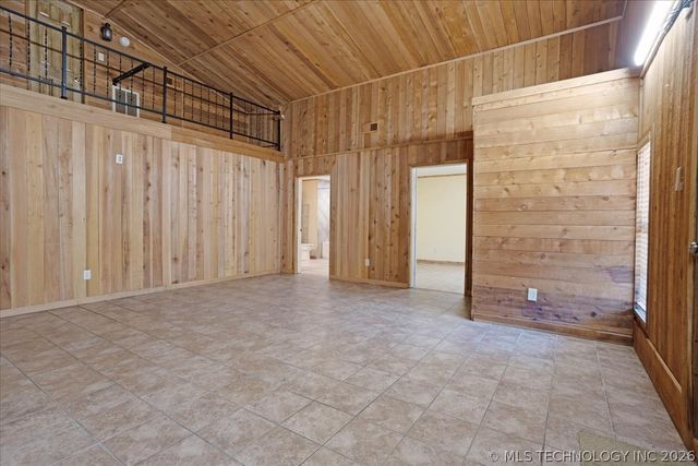 136 Pine Street, Mead, OK 73449