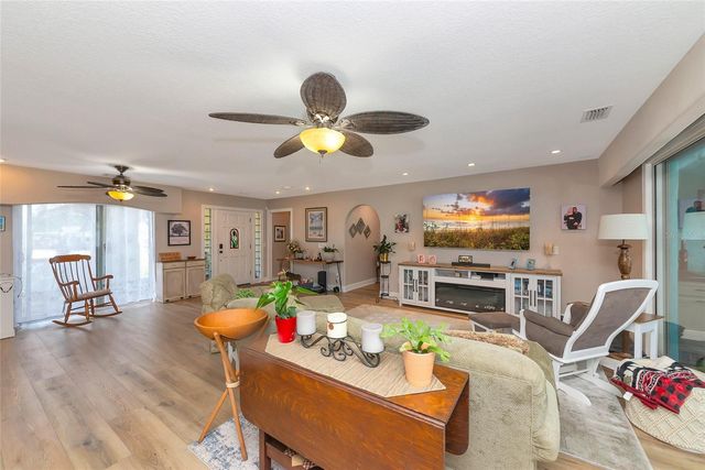 1403 VIOLA DRIVE, Brandon, FL 33511