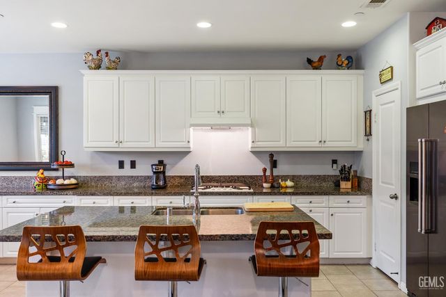 9707 Metropolitan Way, Bakersfield, CA 93311