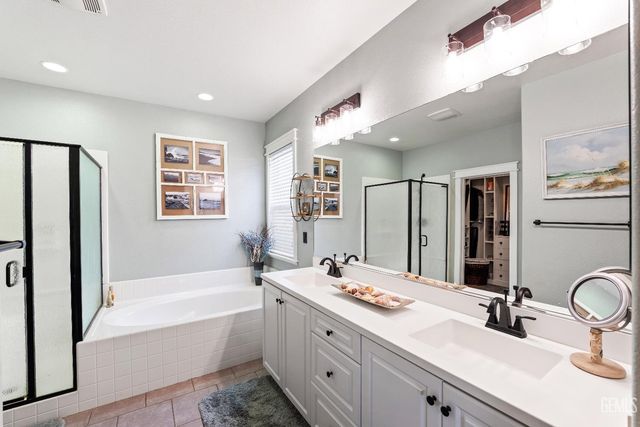 9707 Metropolitan Way, Bakersfield, CA 93311