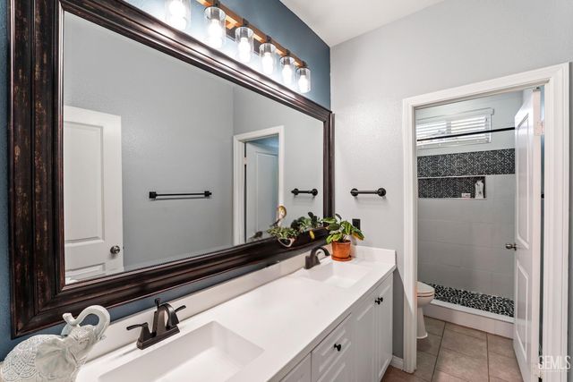 9707 Metropolitan Way, Bakersfield, CA 93311