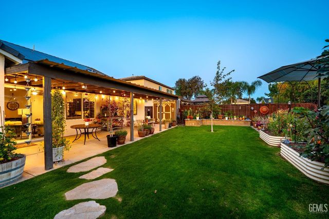 9707 Metropolitan Way, Bakersfield, CA 93311