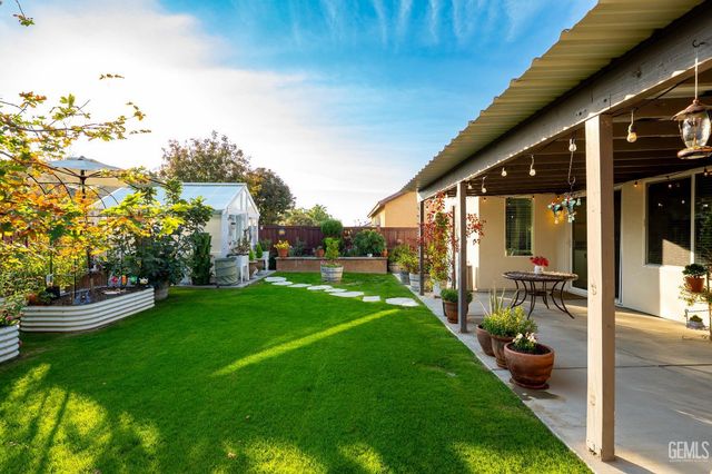 9707 Metropolitan Way, Bakersfield, CA 93311